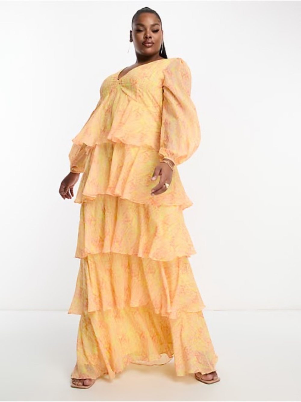 NWT Pretty Lavish Smocked V-Neck Tiered Maxi Dress Gelaagde Pattern from ASOS